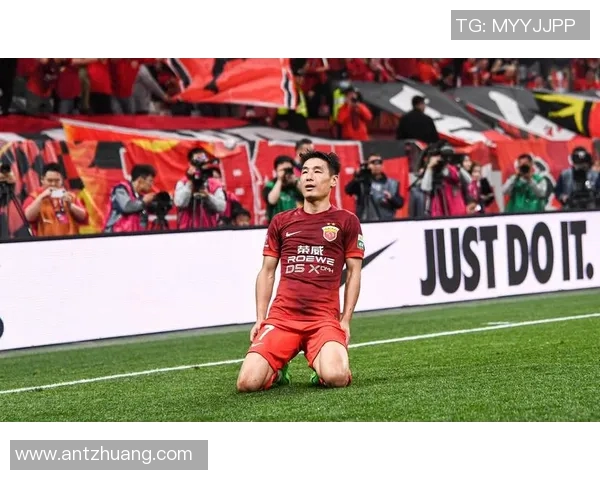 武磊在比赛中梅开二度助力上海海港勇夺胜利展现出色状态